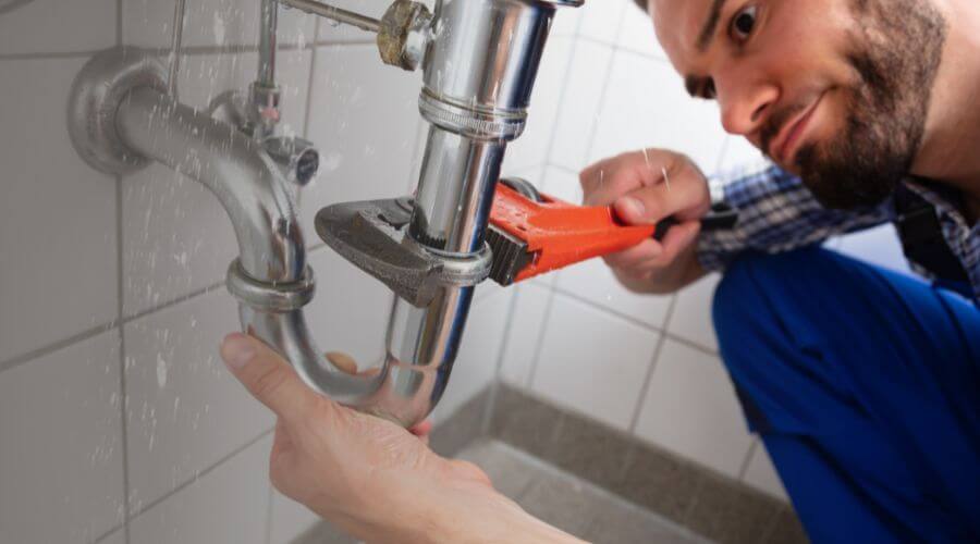 Local tankless water heater installation in Montrose, IL